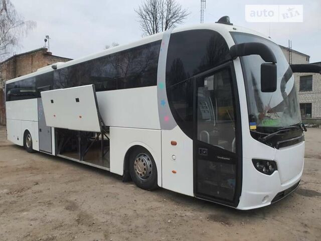 Белый Сканиа OmniExpress, объемом двигателя 0 л и пробегом 800 тыс. км за 48700 $, фото 1 на Automoto.ua