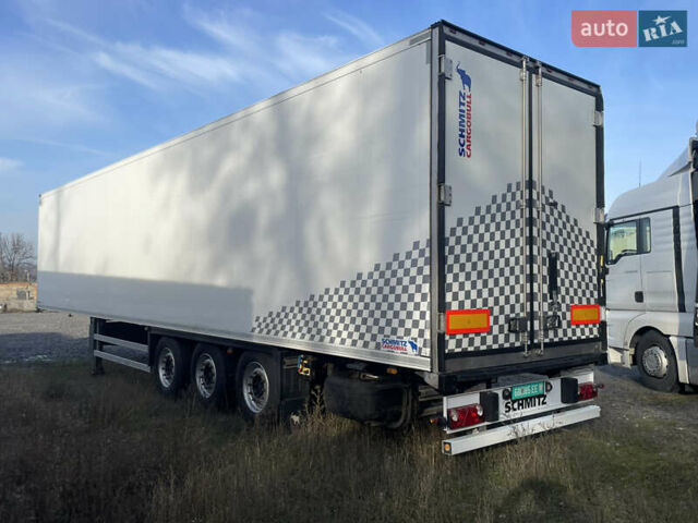 Красный Шмитц Каргобулл САФ, объемом двигателя 0 л и пробегом 111 тыс. км за 20900 $, фото 1 на Automoto.ua