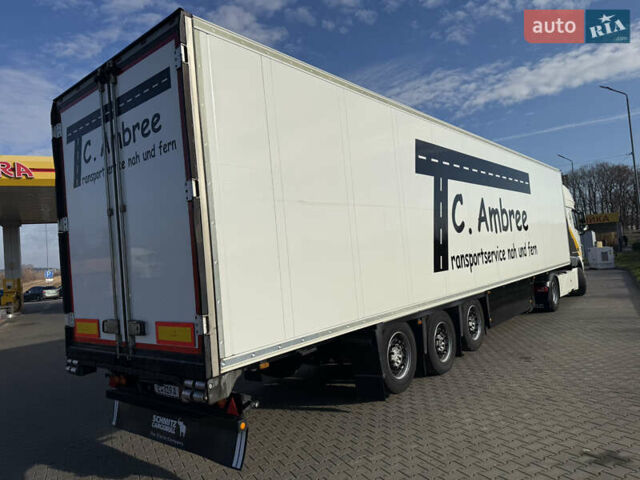 Белый Шмитц Каргобулл Cargobull, объемом двигателя 0 л и пробегом 377 тыс. км за 29999 $, фото 1 на Automoto.ua