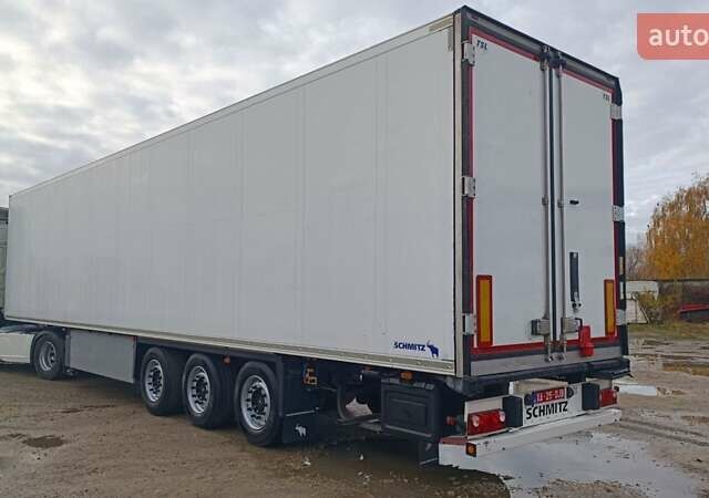 Белый Шмитц Каргобулл SCB S3B, объемом двигателя 0 л и пробегом 300 тыс. км за 27000 $, фото 1 на Automoto.ua