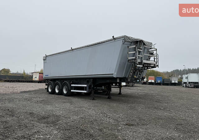 Серый Шмитц Каргобулл SKI, объемом двигателя 0 л и пробегом 0 тыс. км за 21999 $, фото 1 на Automoto.ua