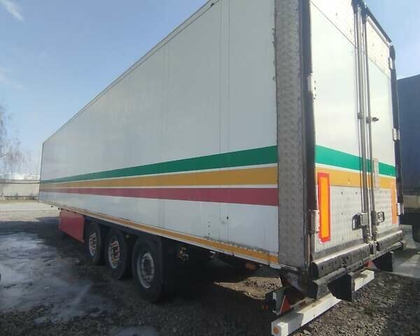 Красный Шмитц Каргобулл SKO 24, объемом двигателя 0 л и пробегом 12 тыс. км за 13000 $, фото 1 на Automoto.ua