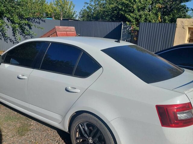 Шкода 100 2014 в Ширяеве на Automoto.ua Белый Шкода 100, объемом двигателя 2 л и пробегом 280 тыс. км за 12000 $, фото 1 на Automoto.ua