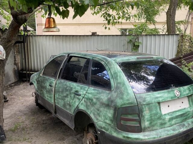 Белый Шкода 100, объемом двигателя 0 л и пробегом 10 тыс. км за 250 $, фото 1 на Automoto.ua