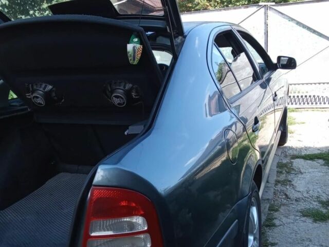 Серый Шкода Другая, объемом двигателя 1.9 л и пробегом 370 тыс. км за 3800 $, фото 1 на Automoto.ua