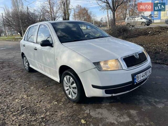 Белый Шкода Фабия, объемом двигателя 1.39 л и пробегом 300 тыс. км за 2700 $, фото 1 на Automoto.ua