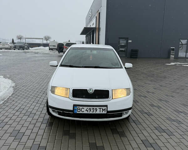 Білий Шкода Фабія, об'ємом двигуна 1.4 л та пробігом 325 тис. км за 2950 $, фото 1 на Automoto.ua
