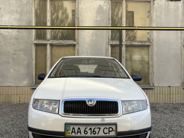 Білий Шкода Фабія, об'ємом двигуна 1.4 л та пробігом 220 тис. км за 2300 $, фото 1 на Automoto.ua