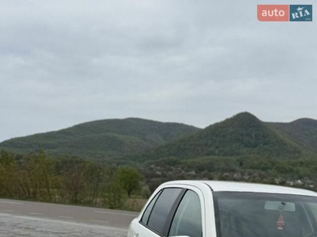 Белый Шкода Фабия, объемом двигателя 1.4 л и пробегом 326 тыс. км за 2500 $, фото 1 на Automoto.ua
