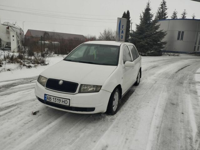 Білий Шкода Фабія, об'ємом двигуна 1.4 л та пробігом 300 тис. км за 2500 $, фото 1 на Automoto.ua