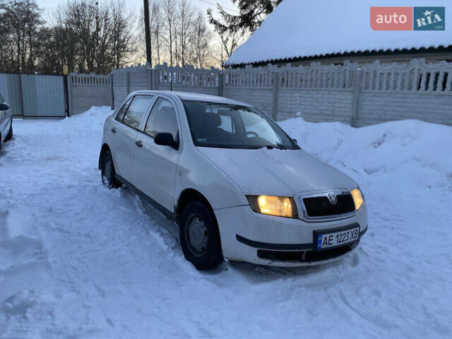 Белый Шкода Фабия, объемом двигателя 1.4 л и пробегом 338 тыс. км за 1900 $, фото 1 на Automoto.ua
