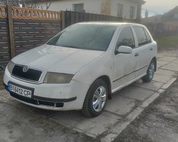 Білий Шкода Фабія, об'ємом двигуна 1.4 л та пробігом 200 тис. км за 2500 $, фото 1 на Automoto.ua