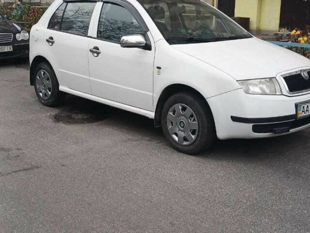 Белый Шкода Фабия, объемом двигателя 1.4 л и пробегом 165 тыс. км за 4350 $, фото 1 на Automoto.ua