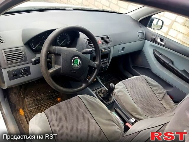 Білий Шкода Фабія, об'ємом двигуна 1.4 л та пробігом 380 тис. км за 2650 $, фото 1 на Automoto.ua