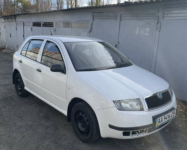 Білий Шкода Фабія, об'ємом двигуна 1.2 л та пробігом 196 тис. км за 2800 $, фото 1 на Automoto.ua