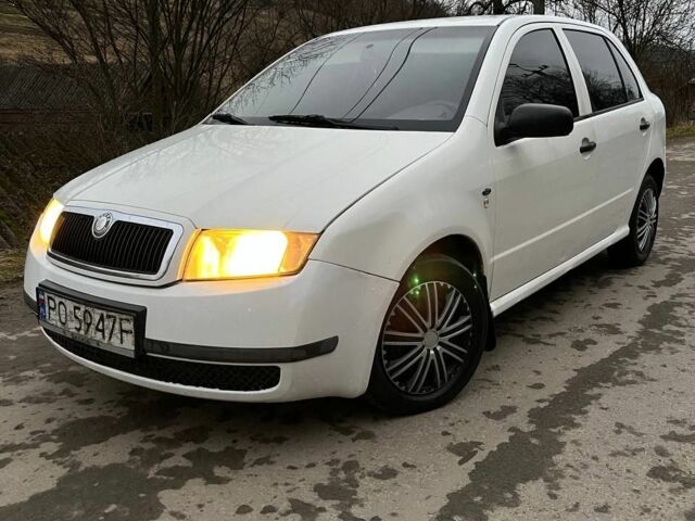 Белый Шкода Фабия, объемом двигателя 1 л и пробегом 400 тыс. км за 1150 $, фото 1 на Automoto.ua