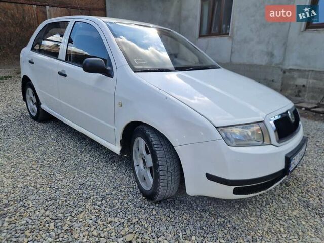 Белый Шкода Фабия, объемом двигателя 1.42 л и пробегом 366 тыс. км за 3200 $, фото 1 на Automoto.ua