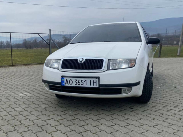 Білий Шкода Фабія, об'ємом двигуна 1.2 л та пробігом 290 тис. км за 3100 $, фото 1 на Automoto.ua