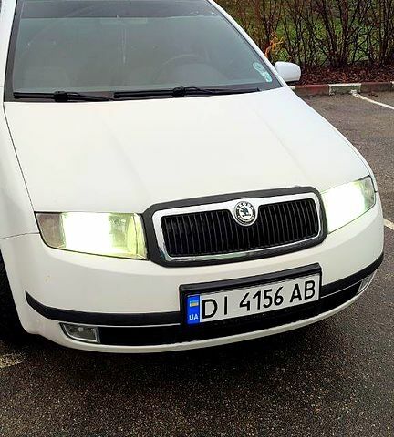 Білий Шкода Фабія, об'ємом двигуна 1.2 л та пробігом 310 тис. км за 3400 $, фото 1 на Automoto.ua