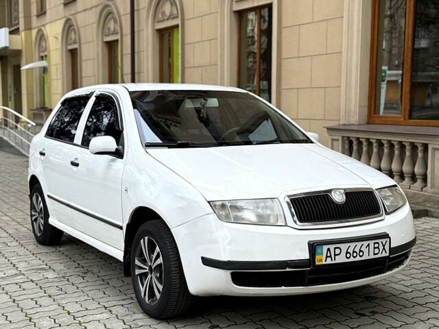 Белый Шкода Фабия, объемом двигателя 1.2 л и пробегом 270 тыс. км за 1950 $, фото 1 на Automoto.ua