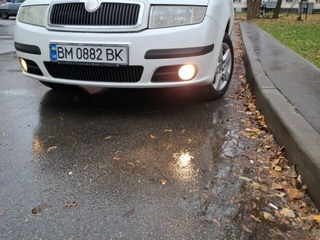 Білий Шкода Фабія, об'ємом двигуна 1.2 л та пробігом 230 тис. км за 3600 $, фото 1 на Automoto.ua