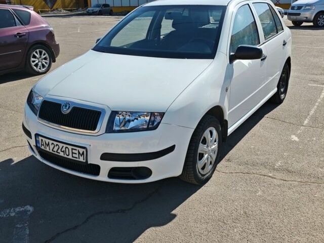 Білий Шкода Фабія, об'ємом двигуна 1.2 л та пробігом 445 тис. км за 3200 $, фото 1 на Automoto.ua