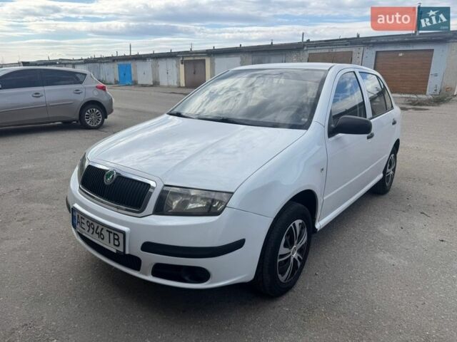 Белый Шкода Фабия, объемом двигателя 1.2 л и пробегом 300 тыс. км за 2600 $, фото 1 на Automoto.ua