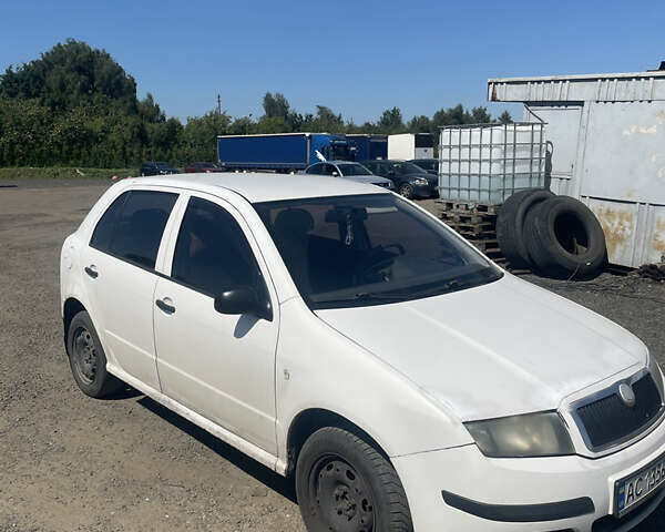 Білий Шкода Фабія, об'ємом двигуна 1.2 л та пробігом 375 тис. км за 2000 $, фото 1 на Automoto.ua