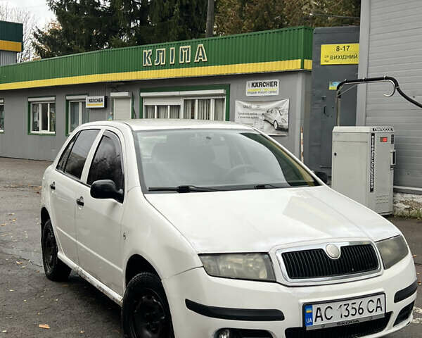 Белый Шкода Фабия, объемом двигателя 1.2 л и пробегом 250 тыс. км за 1999 $, фото 1 на Automoto.ua