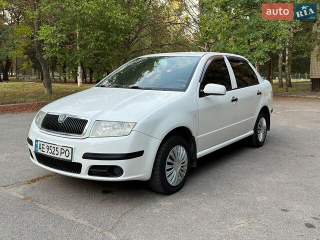 Білий Шкода Фабія, об'ємом двигуна 1.39 л та пробігом 206 тис. км за 4300 $, фото 1 на Automoto.ua
