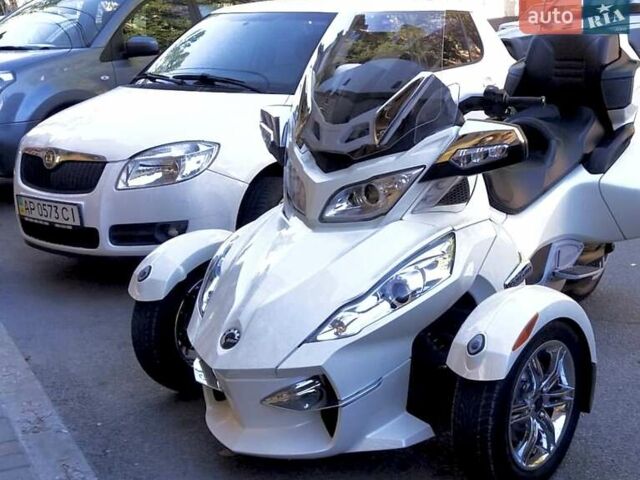 Белый Шкода Фабия, объемом двигателя 1.39 л и пробегом 100 тыс. км за 5300 $, фото 1 на Automoto.ua