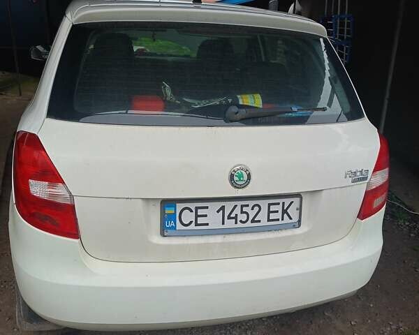 Білий Шкода Фабія, об'ємом двигуна 1.42 л та пробігом 348 тис. км за 4300 $, фото 1 на Automoto.ua