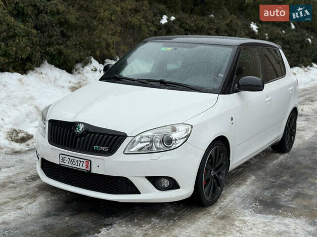 Білий Шкода Фабія, об'ємом двигуна 1.4 л та пробігом 177 тис. км за 7950 $, фото 1 на Automoto.ua