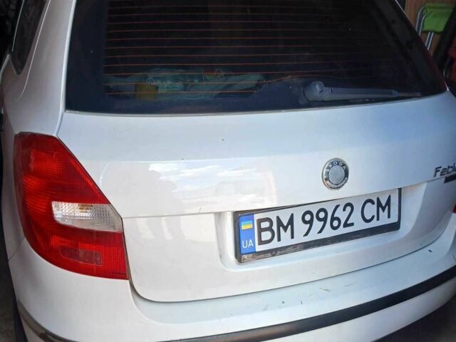 Білий Шкода Фабія, об'ємом двигуна 1.2 л та пробігом 2 тис. км за 4200 $, фото 1 на Automoto.ua