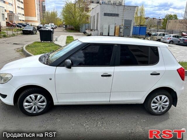 Білий Шкода Фабія, об'ємом двигуна 1.4 л та пробігом 265 тис. км за 4400 $, фото 1 на Automoto.ua