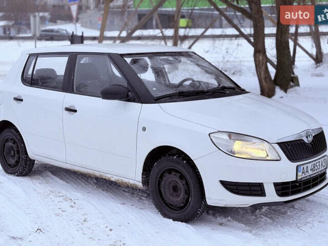 Білий Шкода Фабія, об'ємом двигуна 1.4 л та пробігом 235 тис. км за 4300 $, фото 1 на Automoto.ua