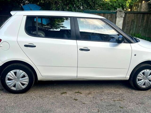 Білий Шкода Фабія, об'ємом двигуна 1.2 л та пробігом 228 тис. км за 5000 $, фото 1 на Automoto.ua