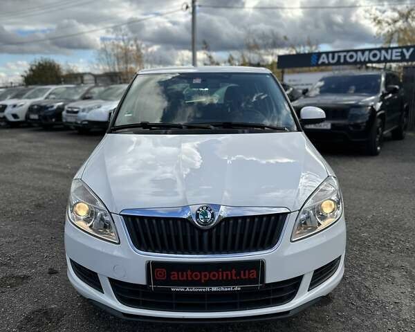 Шкода Фабия 2011 в Буче на Automoto.ua Белый Шкода Фабия, объемом двигателя 1.2 л и пробегом 156 тыс. км за 6300 $, фото 1 на Automoto.ua