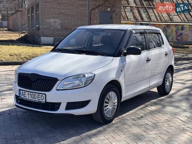 Білий Шкода Фабія, об'ємом двигуна 1.39 л та пробігом 385 тис. км за 3799 $, фото 1 на Automoto.ua