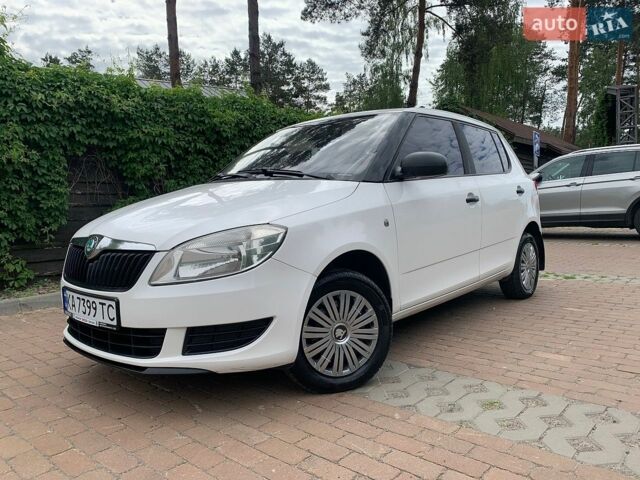 Білий Шкода Фабія, об'ємом двигуна 1.39 л та пробігом 169 тис. км за 4300 $, фото 1 на Automoto.ua