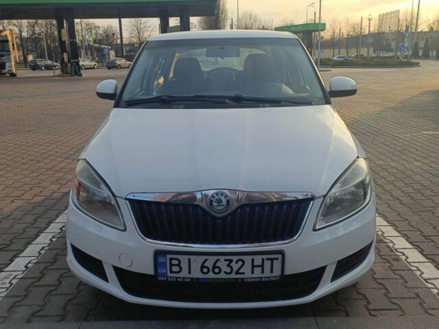 Білий Шкода Фабія, об'ємом двигуна 1.4 л та пробігом 256 тис. км за 3400 $, фото 1 на Automoto.ua