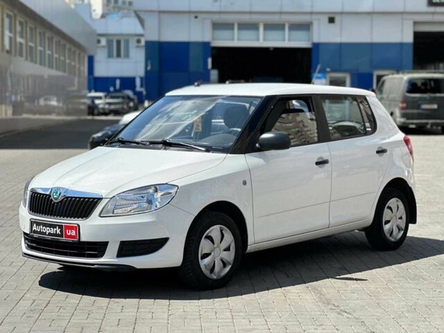 Білий Шкода Фабія, об'ємом двигуна 1.2 л та пробігом 173 тис. км за 4740 $, фото 1 на Automoto.ua