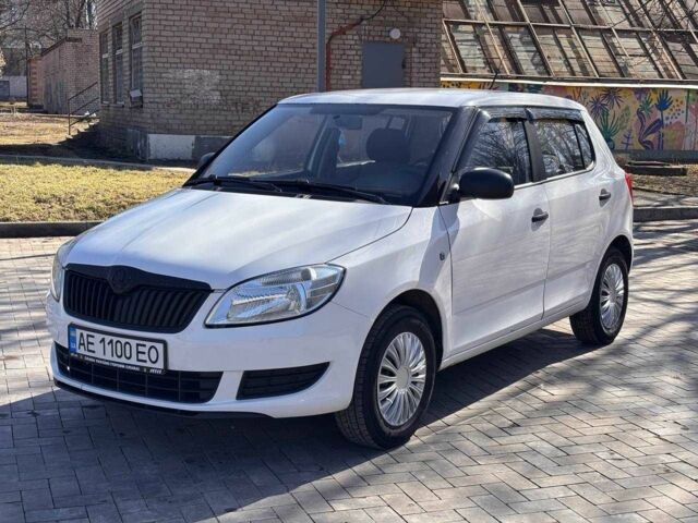 Белый Шкода Фабия, объемом двигателя 1.4 л и пробегом 385 тыс. км за 4200 $, фото 1 на Automoto.ua