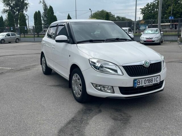 Білий Шкода Фабія, об'ємом двигуна 1.4 л та пробігом 217 тис. км за 5500 $, фото 1 на Automoto.ua
