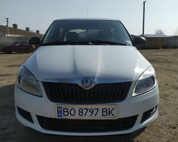 Білий Шкода Фабія, об'ємом двигуна 1.2 л та пробігом 203 тис. км за 5000 $, фото 1 на Automoto.ua