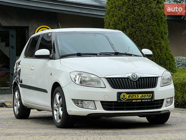 Шкода Фабия 2011 в Львове на Automoto.ua Белый Шкода Фабия, объемом двигателя 1.2 л и пробегом 102 тыс. км за 5500 $, фото 1 на Automoto.ua