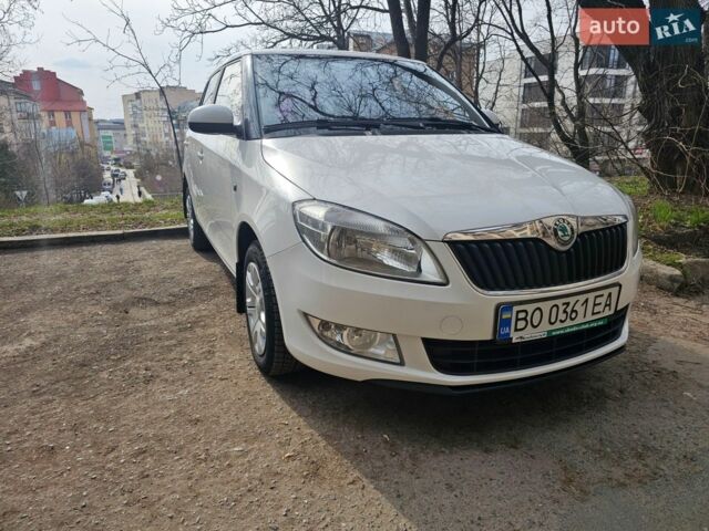 Белый Шкода Фабия, объемом двигателя 1.39 л и пробегом 172 тыс. км за 6400 $, фото 1 на Automoto.ua