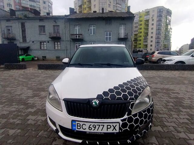 Білий Шкода Фабія, об'ємом двигуна 1.4 л та пробігом 359 тис. км за 5000 $, фото 1 на Automoto.ua