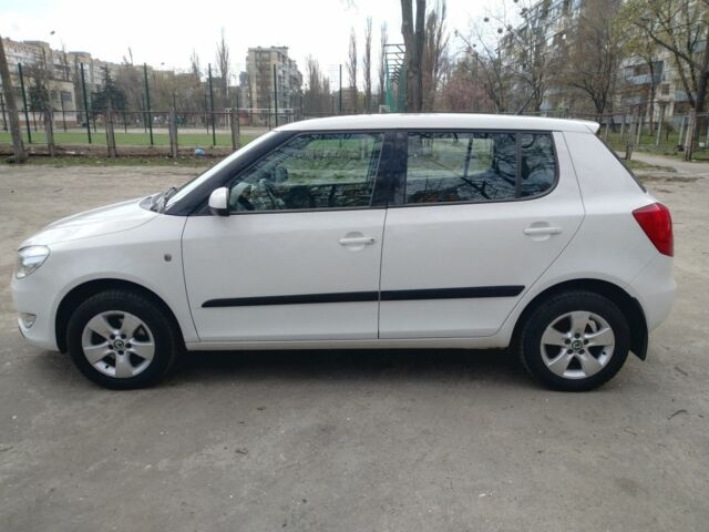 Білий Шкода Фабія, об'ємом двигуна 1.2 л та пробігом 263 тис. км за 3200 $, фото 1 на Automoto.ua