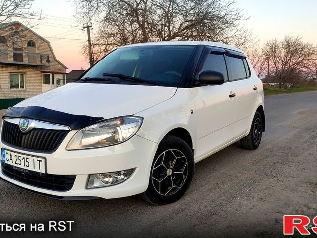 Білий Шкода Фабія, об'ємом двигуна 1.4 л та пробігом 185 тис. км за 5000 $, фото 1 на Automoto.ua